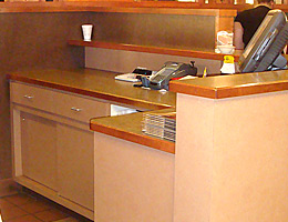 Vacuum cleaner encloser cabinet